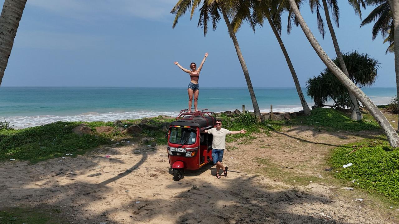 tuk tuk rental in Sri Lanka with scenic mountain backdrop local market in Sri Lanka accessible by tuk tuk