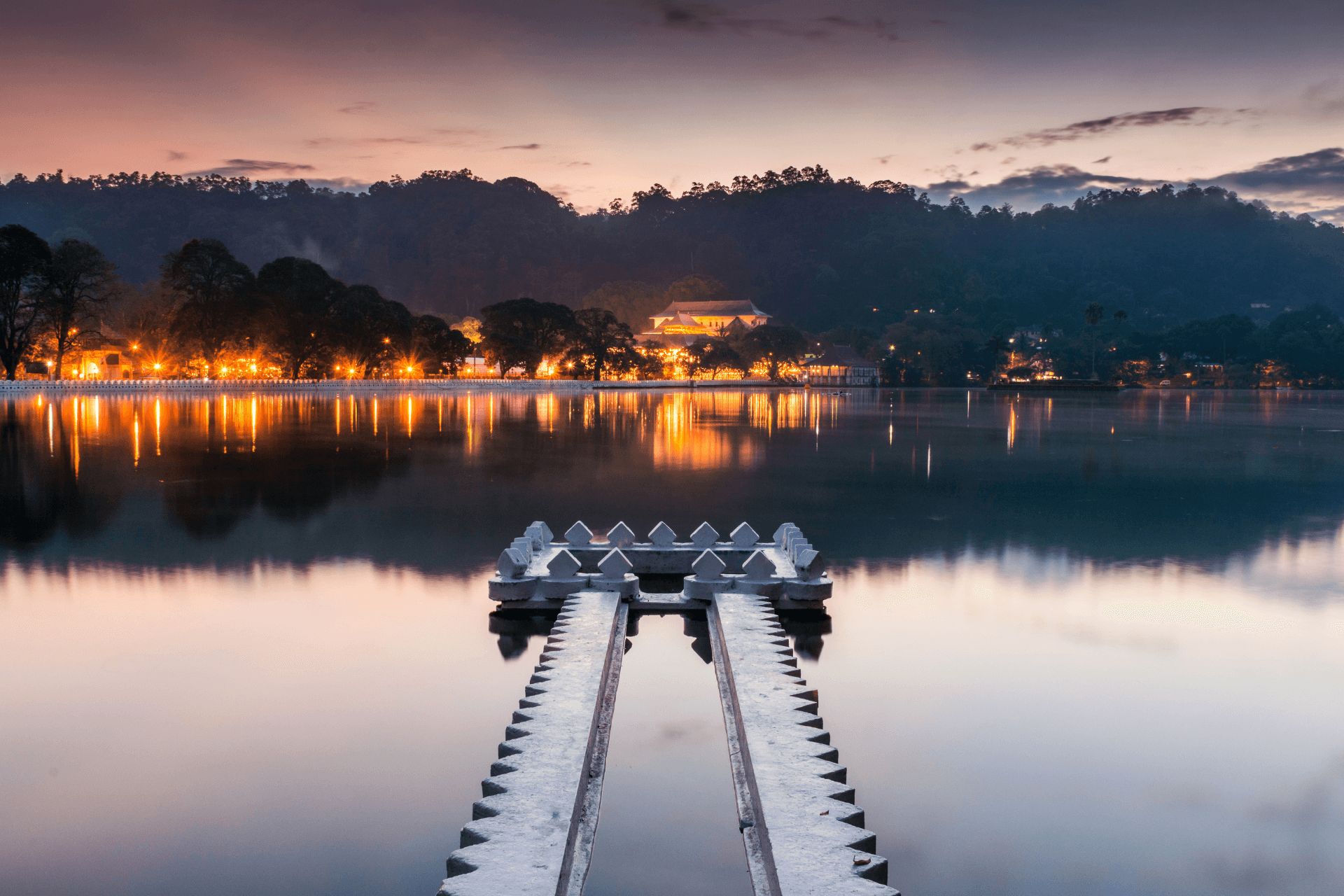 kandy lake